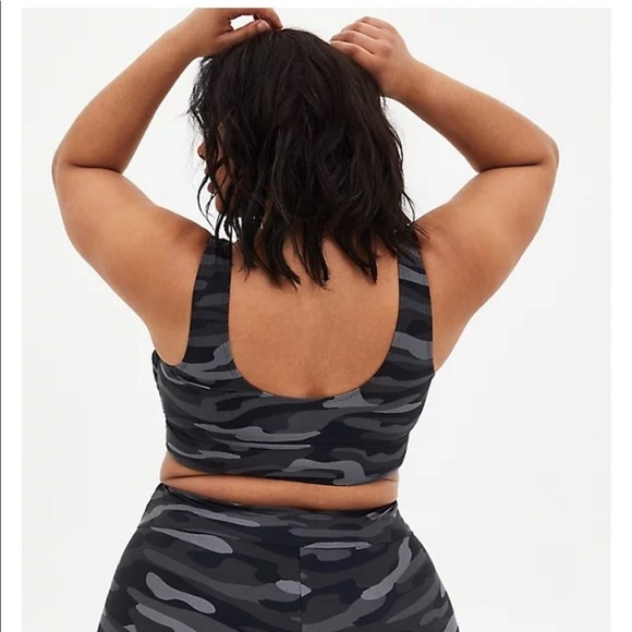 New! Torrid sz 2 Camo Swim Bathing Suit Top 2X - Picture 3 of 4